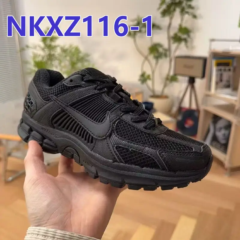 נעליים של נייק vomero 5